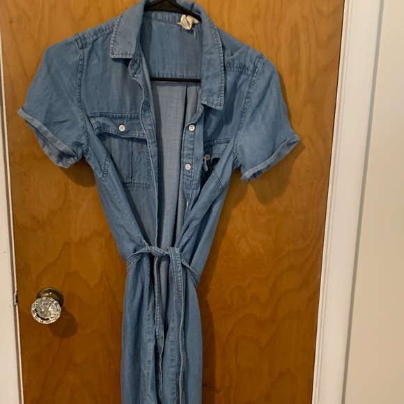 Dresses & Skirts - Blue jean shortsleeved dress